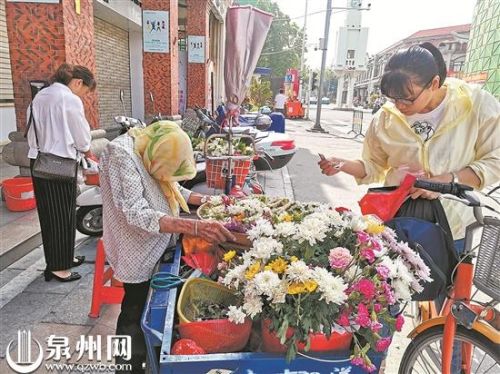 卖花七十载“花婆婆”守着西街芬芳记忆(图3)
