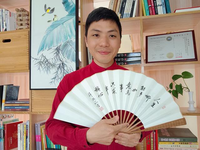罗汉松摆放有什么讲究？易学者杨道明说罗汉松的寓意和室内外作用(图3)