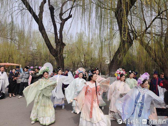济南百花公园开启“玉兰盛宴”邀您一起共赴花朝！(图2)
