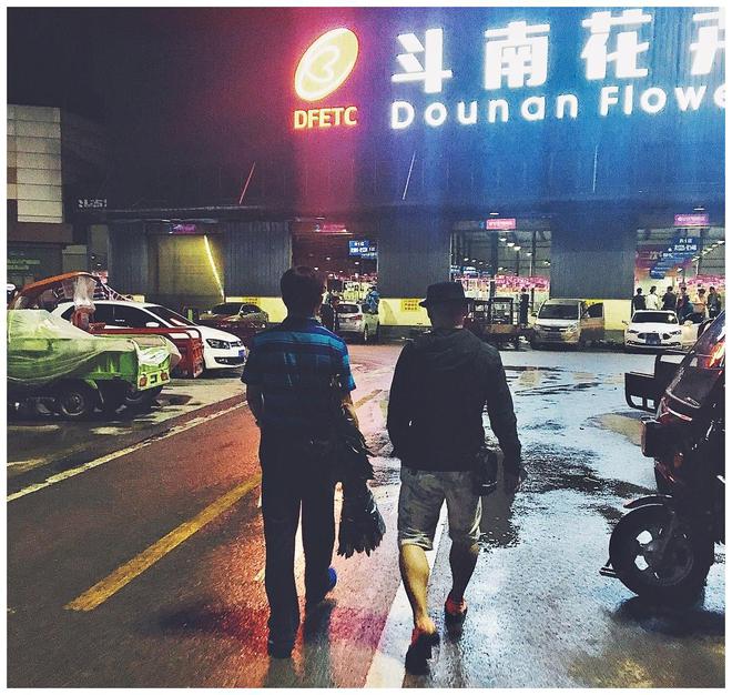中国最大的鲜WilliamHill花市场买花堪比买白菜本地人却见怪不怪(图4)