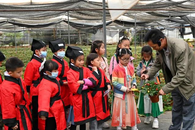 广州白云花市“繁花”趣味科普课堂开启孩子们抢先体验花市文化(图2)