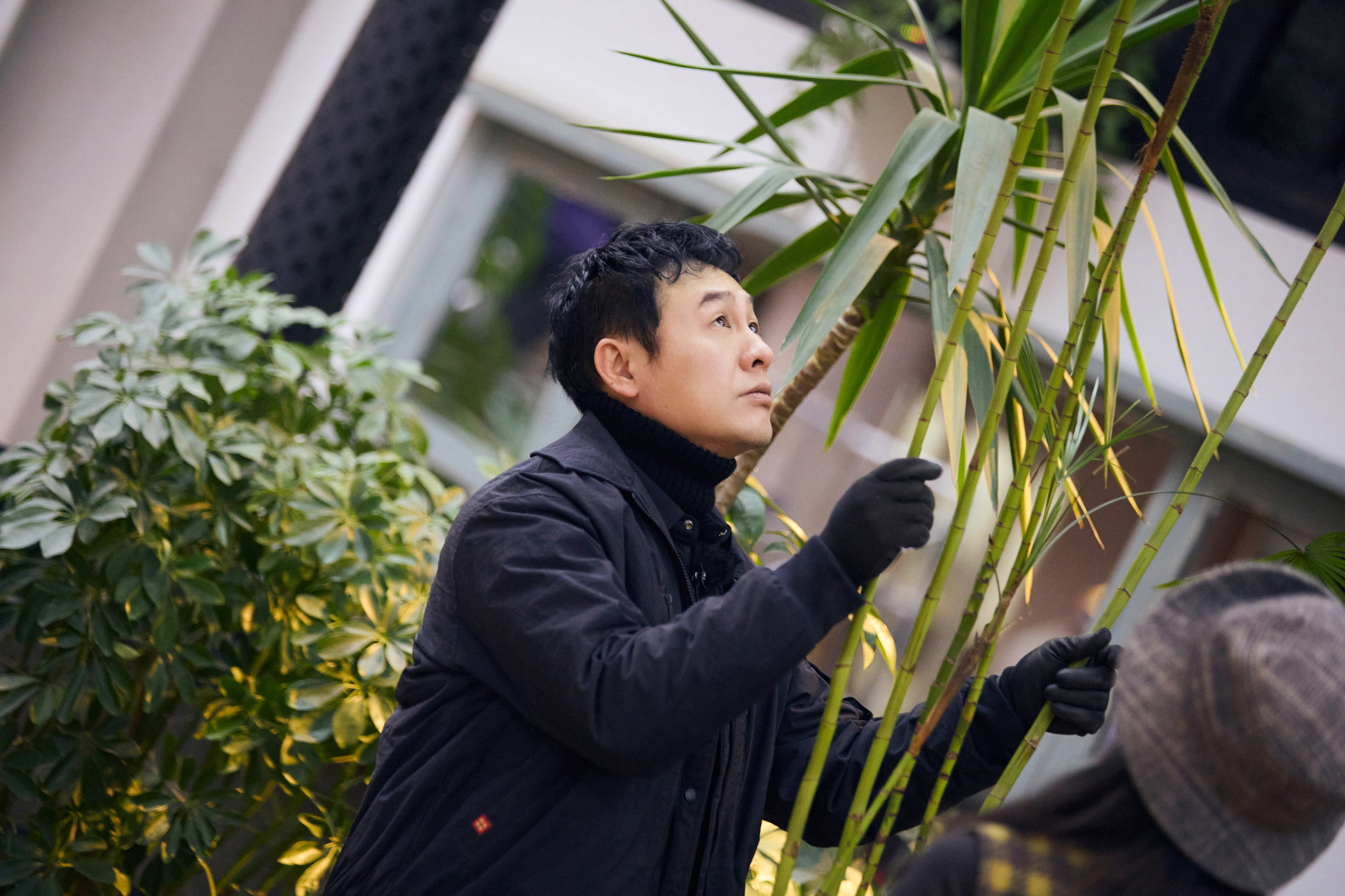《灿烂的花园》播出张颂文吃农村大席超接地气(图1)