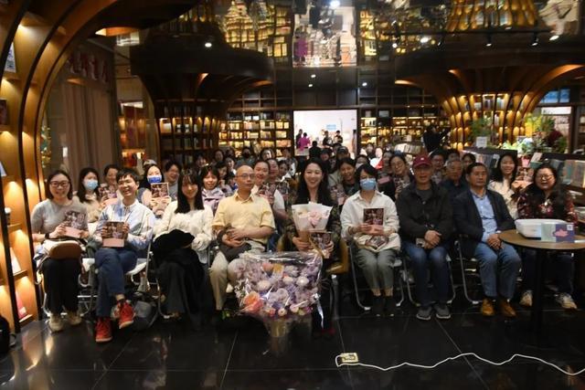 这场读书分享会用“花的语言”解读世界名画(图5)