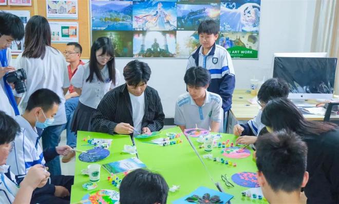 百校百馆我来行｜初中生走进湖北生态工程职院体验特色技能(图3)