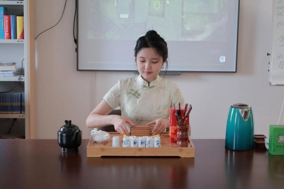 东欧古城绽放中文之花(图1)