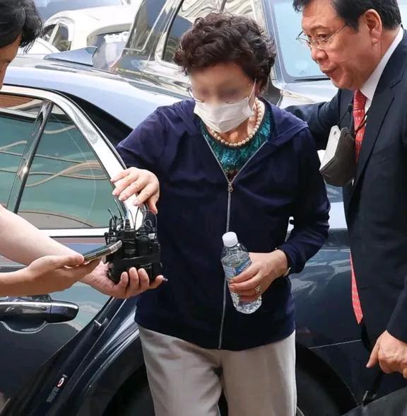 尹锡悦的大舅哥叫金建宇谐音进监狱他母亲崔贞子岳母崔恩顺(图2)