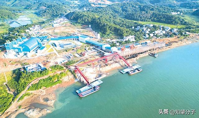 肇庆这个码头已建成两个临时泊位今年出货量已达750万吨(图1)
