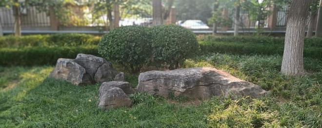 “石头门前放家道自然旺”：一块石头的文化密码(图2)
