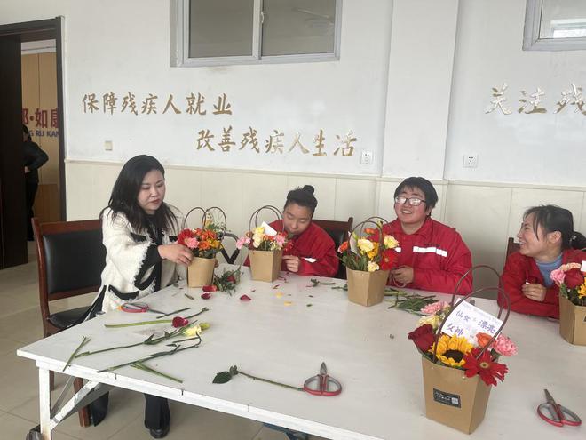 威廉希尔WilliamHill以花为语·筑梦前行：阳信县劳店镇举办特殊妇女群体插花活动(图4)