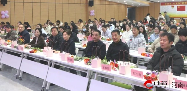 杏坛满花香巾帼绽芳华——西平县高级中学喜迎“三八节”花艺沙龙主题活动(图9)