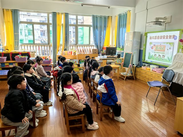 合肥市长江路幼儿园教育集团总园：春日寻芳童游花博(图3)