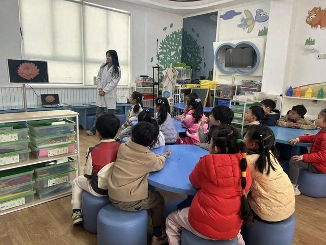 “花”漾科普萌娃走入缤纷花卉世界(图1)