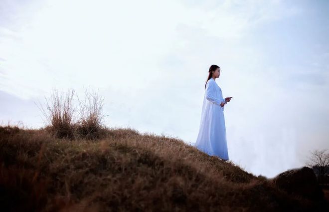 与人聊天以下三件事最好少谈以免福报漏尽！(图3)
