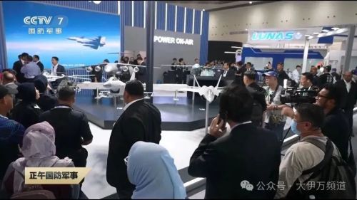 歼-10CE大卖？5·7空战大胜13天后亮相防务展引来围观！这4国能成功拿下吗？(图7)