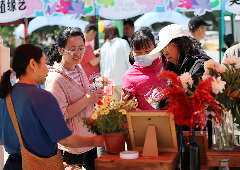 缤纷五月威廉希尔享“花样时光”(图2)