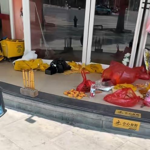 火锅店疑打死金毛后续！店主已赔偿狗主息事宁人舆论两极反转(图12)