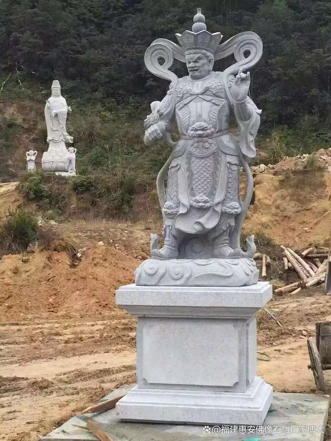 石雕四大天王在民居中的威廉希尔搭配方法(图2)
