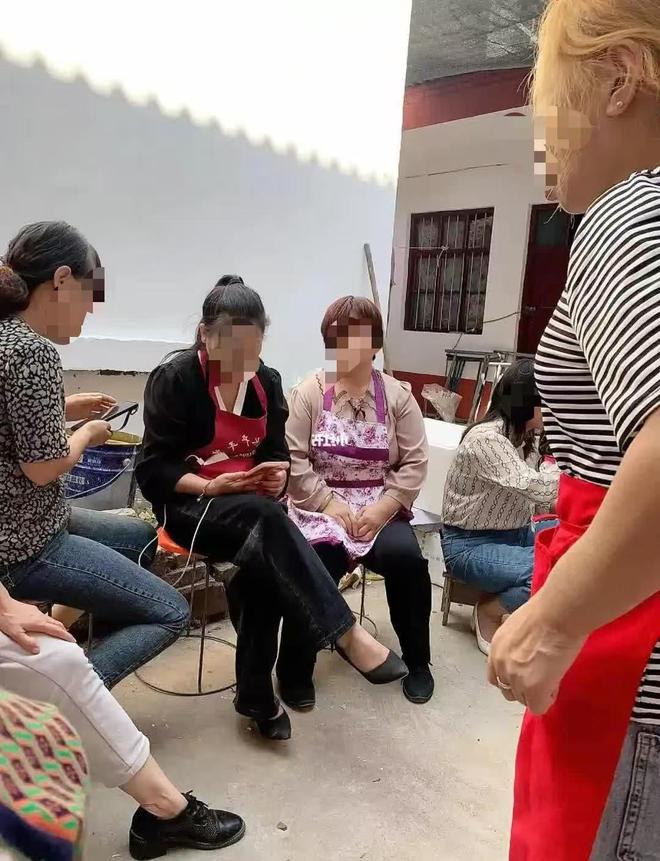农村女性“沉迷”短追求中年浪漫丈夫想不通520要送花(图6)