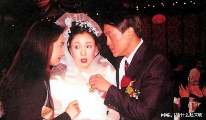 她就是何冰背后的女人一通电线岁儿子也要当演员(图2)