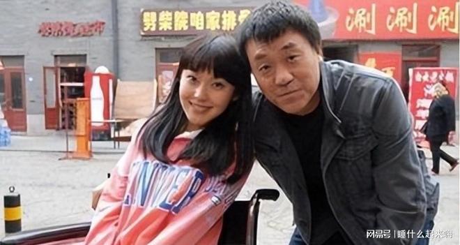 她就是何冰背后的女人一通电线岁儿子也要当演员(图5)