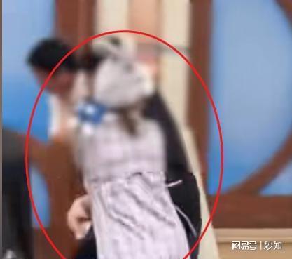 上海迪士尼情侣打架后续：目击者爆细节原因披露警方通报来了(图4)