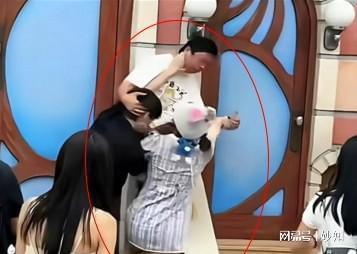 上海迪士尼情侣打架后续：目击者爆细节原因披露警方通报来了(图12)